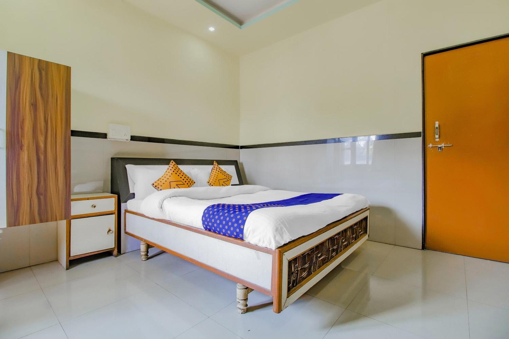 Spot On Indirasagar Executive Otel Kolhapur Dış mekan fotoğraf